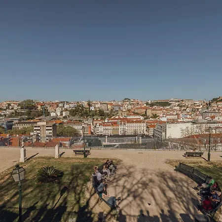 Four Horizons By Hosty Lissabon