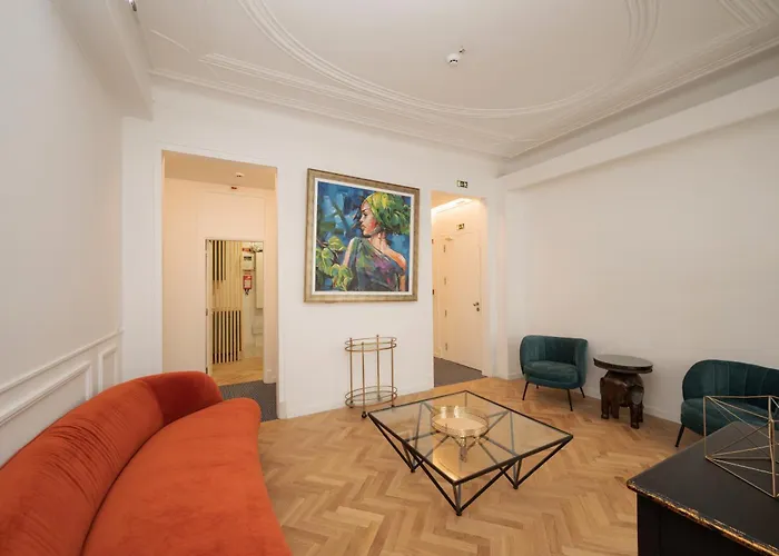 Four Horizons By Hosty リスボン