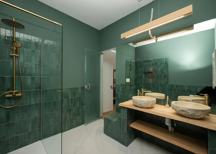 Four Horizons By Hosty 3*