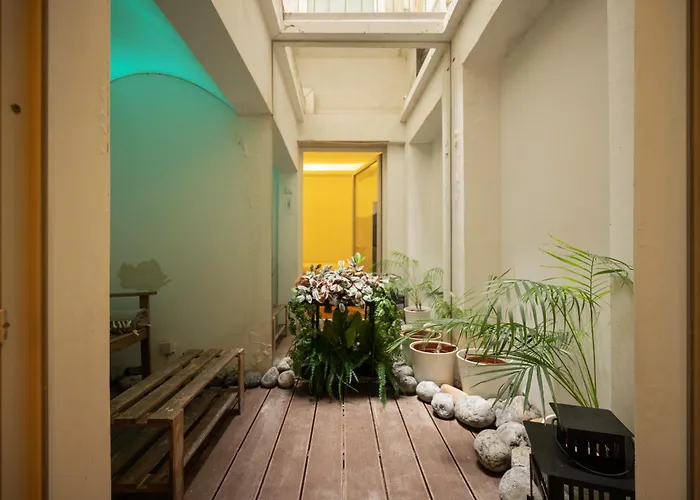 Four Horizons By Hosty