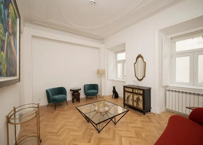 Four Horizons By Hosty