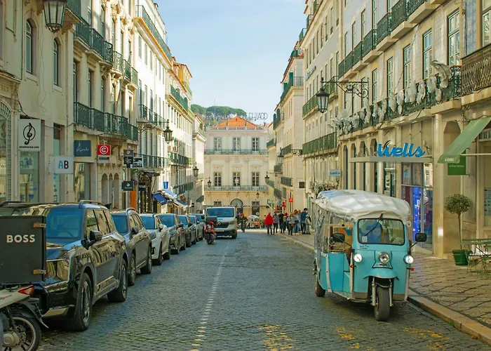 Four Horizons By Hosty