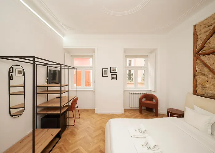 Four Horizons By Hosty